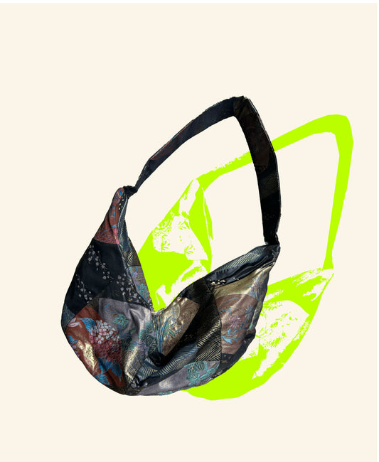 <FORTUNE COOKIE BAG (L) <black floral pattern> Upcycled product