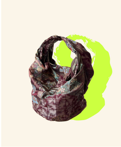 COMORI BAG (L) <burgundy bird and floral pattern  > Upcycled product