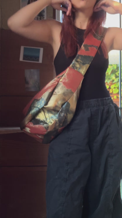 <FORTUNE COOKIE BAG (L) <metallic multicolor abstract pattern> Upcycled product