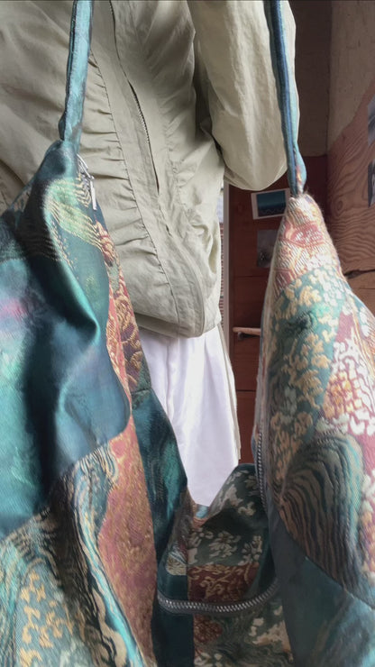 <FORTUNE COOKIE BAG (L) <metallic teal blue floral pattern> Upcycled product