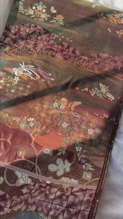 COMORI BAG (L) <burgundy bird and floral pattern  > Upcycled product